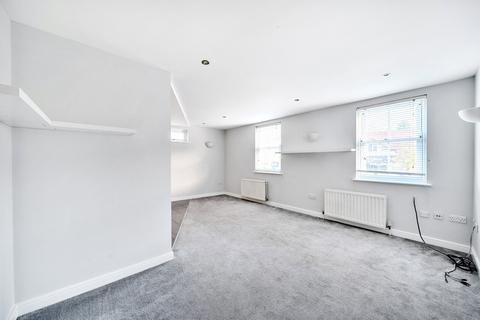 2 bedroom flat for sale, High Street, Esher, KT10