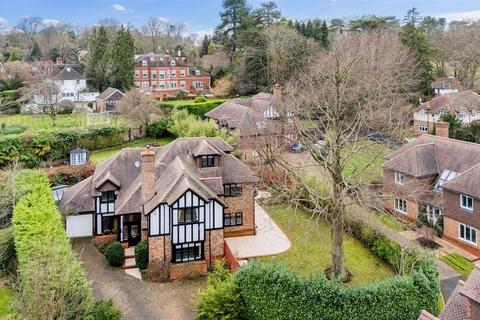 1 High Oaks Close, Coulsdon, CR5 3EZ