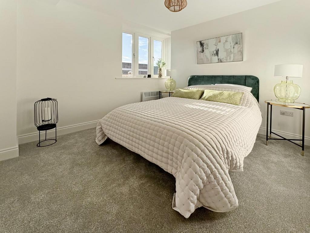 Bedroom 1.jpg