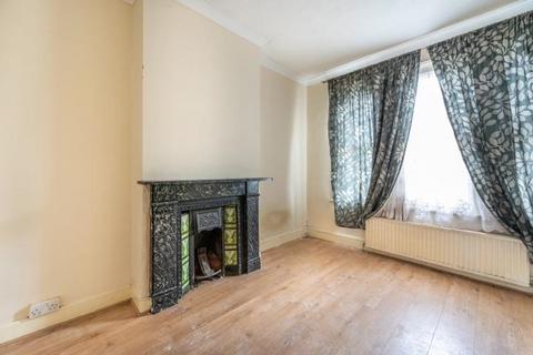 4 bedroom semi-detached house for sale, Chadwin Road, London, E13