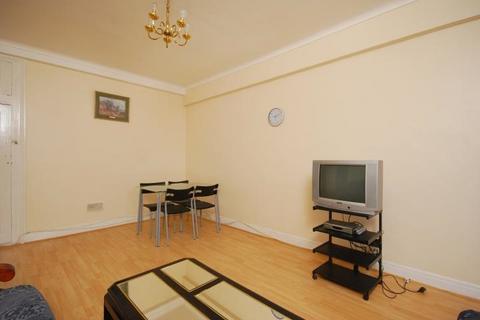 1 bedroom flat for sale, Forset Court, Edgware Road, London, W2