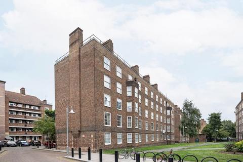 3 bedroom flat for sale, Broome House, Pembury Road, London, E5