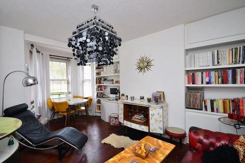 3 bedroom flat for sale, Broome House, Pembury Road, London, E5