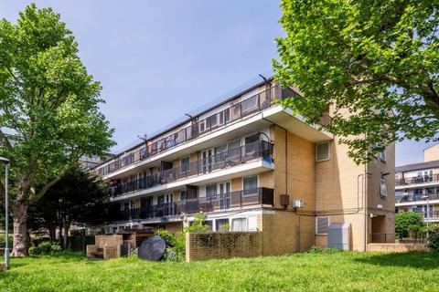 3 bedroom flat for sale, Wentworth Crescent, London, SE15