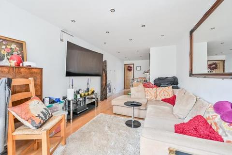 3 bedroom flat for sale, Wentworth Crescent, London, SE15