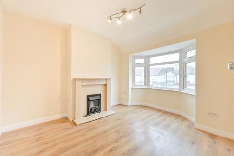 2 bedroom flat for sale, Torrington Road, Greenford, UB6