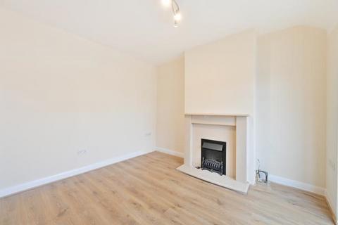 2 bedroom flat for sale, Torrington Road, Greenford, UB6