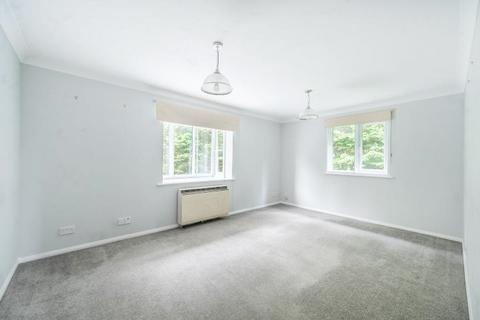 2 bedroom flat for sale, Granville Place, Elm Park Road, Pinner, HA5