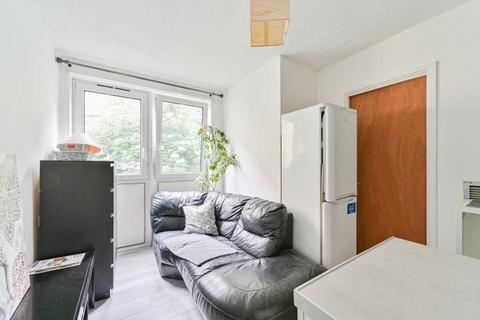 2 bedroom flat for sale, Hodister Close, London, SE5