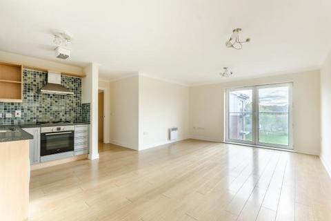 2 bedroom flat for sale, Damask Court, Cleeve Way, Sutton, Surrey, SM1