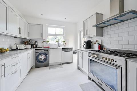 220 Lee High Road, London, SE13 5PL