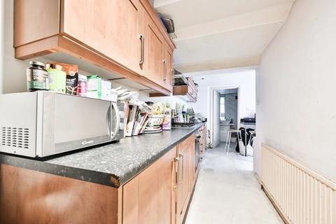 1 bedroom flat for sale, Gayford Road, London, W12