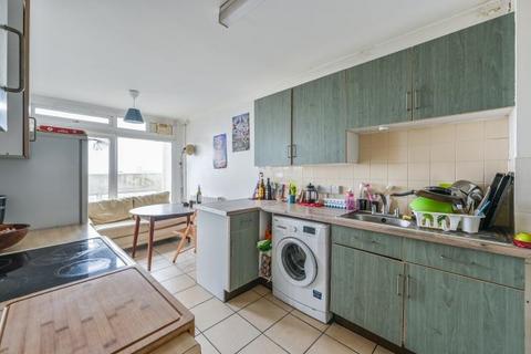 2 bedroom flat for sale, Edrich House, Binfield Road, London, SW4