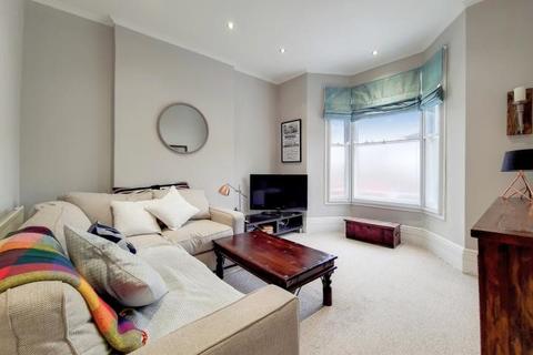 1 bedroom flat for sale, Lansdowne Way, London, SW8