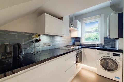 1 bedroom flat for sale, Lansdowne Way, London, SW8