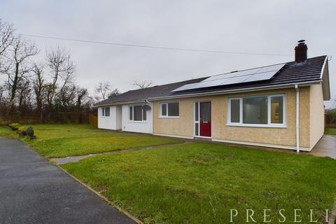 2 bedroom semi-detached bungalow to rent, Landseer View, Hook