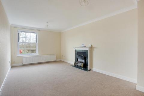 2 bedroom flat for sale, The Close, Salisbury