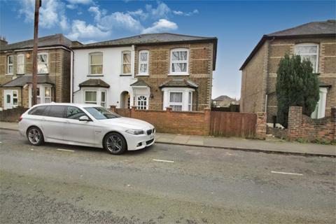 3 bedroom semi-detached house to rent, Colham Avenue, West Drayton, Middlesex, NoCounty