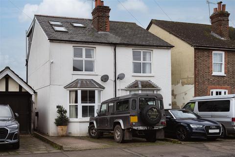 3 bedroom semi-detached house for sale, Emlyn Road, Redhill