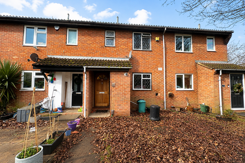 2 bedroom terraced house to rent, Tanglewood Close, Uxbridge UB10