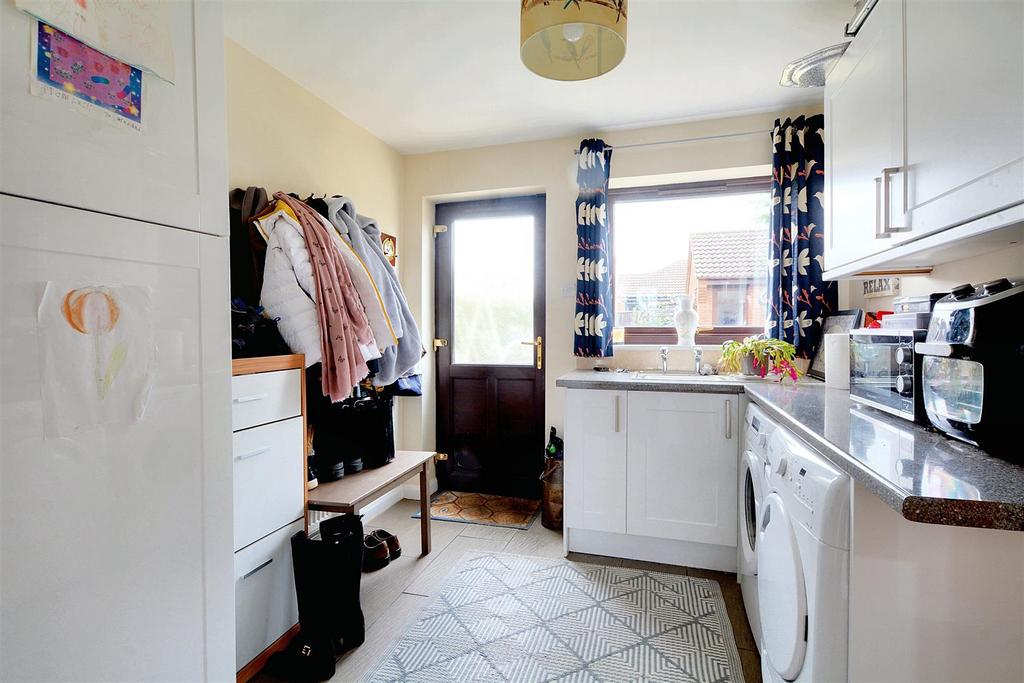 Utility Room 1.jpeg