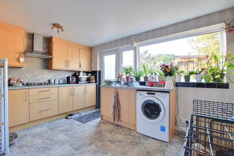 3 bedroom terraced house for sale, Maple Avenue, Heybridge