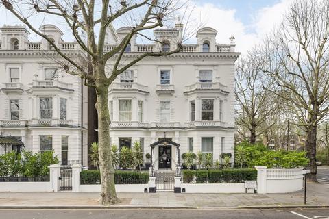 2 bedroom flat for sale, Holland Park, London W11