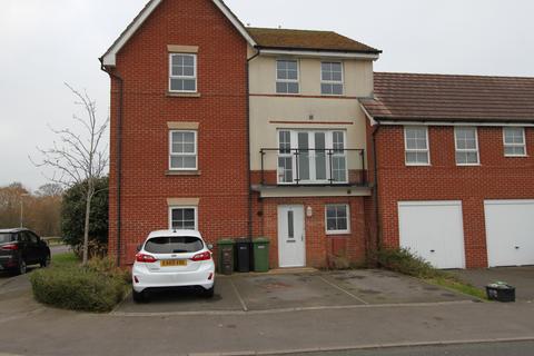 4 bedroom terraced house to rent, Wellstead Way, Hedge End SO30