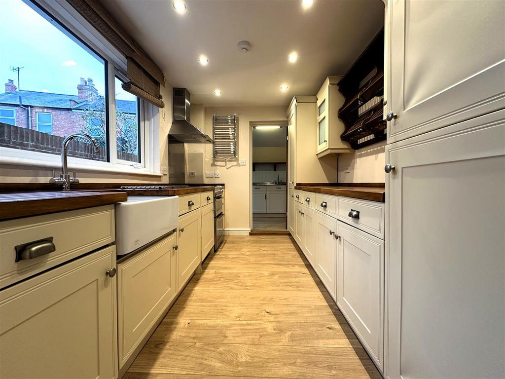 Kitchen II.jpg