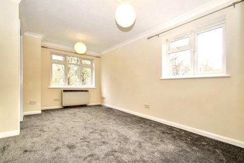 1 bedroom flat for sale, Gainsborough Road, Hayes, Greater London