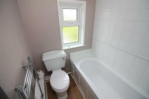 2 bedroom house to rent, Westbourne Grove, Otley