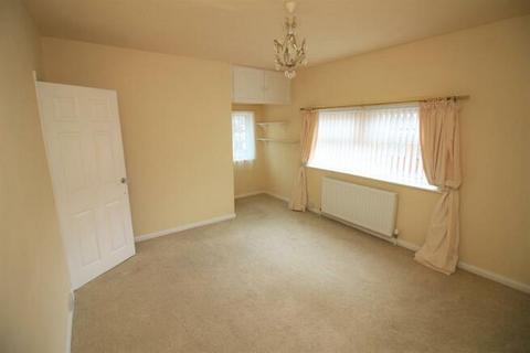 2 bedroom house to rent, Westbourne Grove, Otley