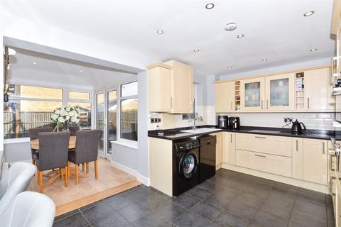 3 bedroom end of terrace house for sale, Finglesham Court, Maidstone, Kent