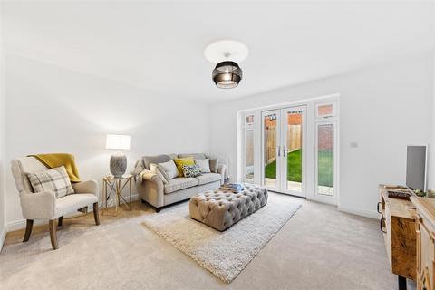 3 bedroom terraced house for sale, Woolf Grove, Milton keynes MK4