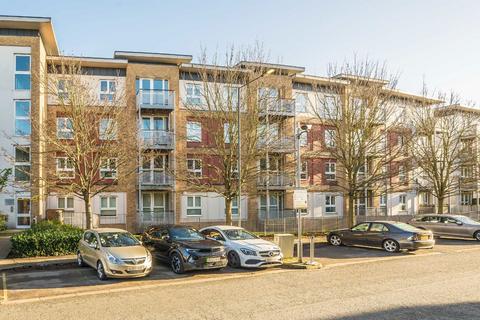 2 bedroom flat for sale, Langhorn Drive, Twickenham TW2