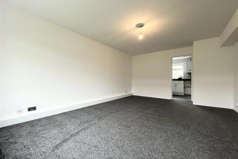 3 bedroom terraced house to rent, Claremont, Cheshunt, EN7