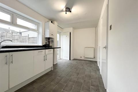 3 bedroom terraced house to rent, Claremont, Cheshunt, EN7