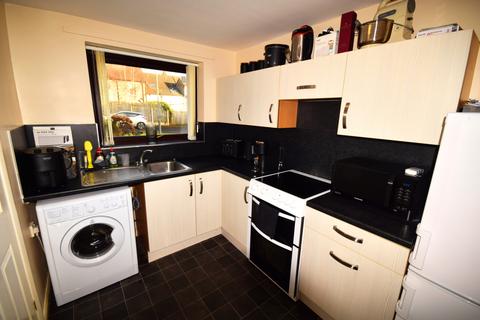 2 bedroom flat to rent, Newtown Road, CA2