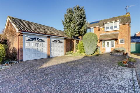 4 bedroom detached house for sale, Tewkesbury Drive, Kimberley NG16