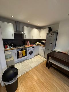 3 bedroom flat to rent, Brent, NW10