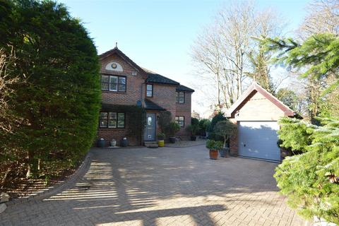 4 bedroom detached house for sale, BINSTEAD VILLAGE