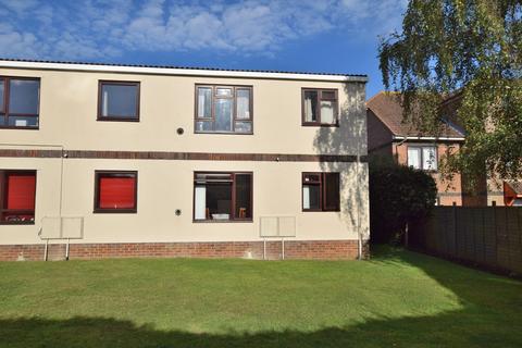 1 bedroom flat for sale, 50 Whitefield Road, New Milton, Hampshire. BH25 6DG