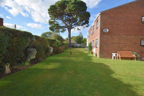 1 bedroom flat for sale, 50 Whitefield Road, New Milton, Hampshire. BH25 6DG