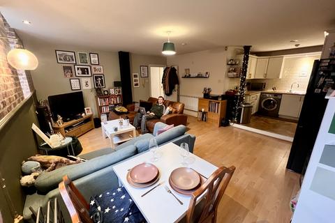 2 bedroom flat for sale, 384 Chester Road, Old Trafford, Manchester. M16 9YD