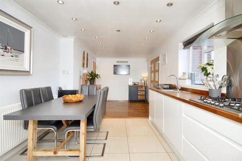 364 Clarence Road, Sutton Coldfield, B74 4LU