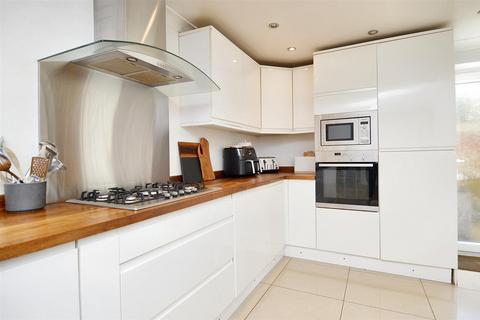 364 Clarence Road, Sutton Coldfield, B74 4LU