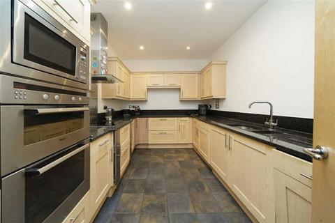 2 bedroom flat to rent, Langdon Park, Teddington TW11