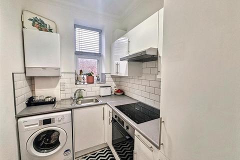 1 bedroom flat for sale, Seaside Road, Eastbourne