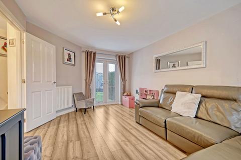 3 bedroom semi-detached house for sale, Roedean Crescent, Basildon SS15