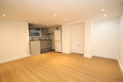 1 bedroom terraced house to rent, Trafford Grove, Harehills, Leeds, LS9